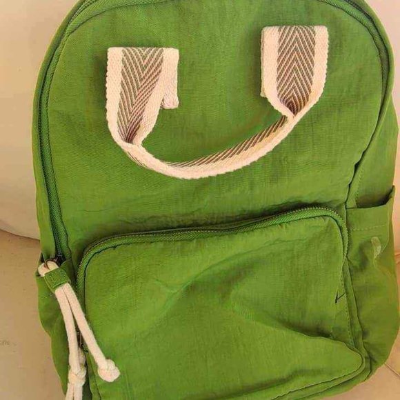 Purses & Backpacks - Picture 3 of 9